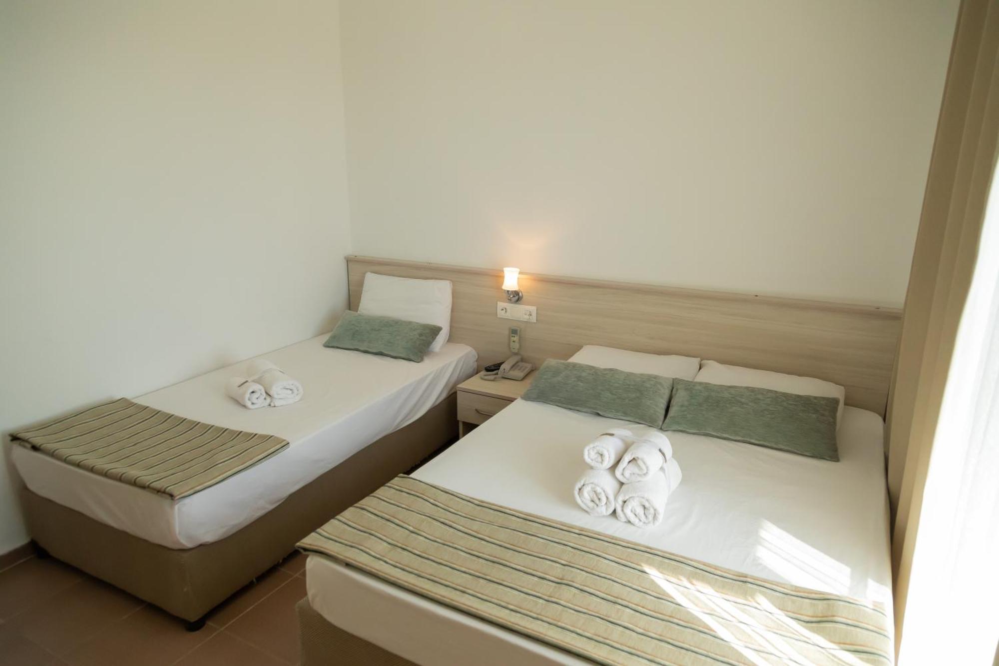 Altinova  Kumada Otel מראה חיצוני תמונה